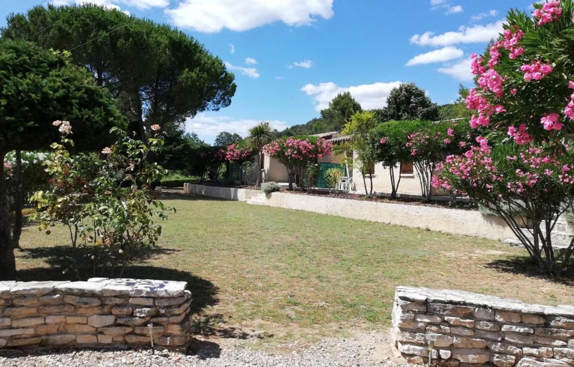ホテル Espace Loisirs Saint-Martin-dʼArdèche エクステリア 写真