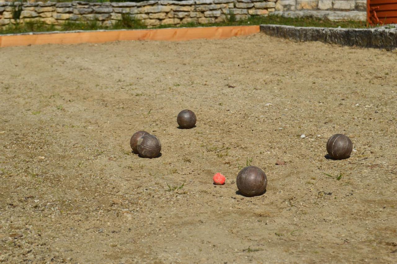 ホテル Espace Loisirs Saint-Martin-dʼArdèche エクステリア 写真