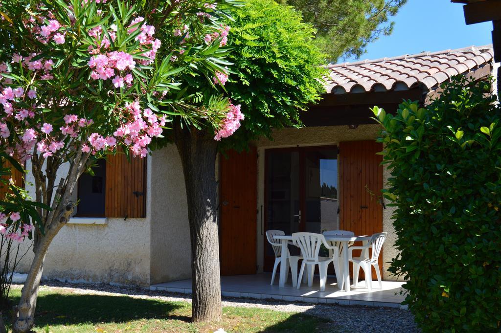 ホテル Espace Loisirs Saint-Martin-dʼArdèche 部屋 写真