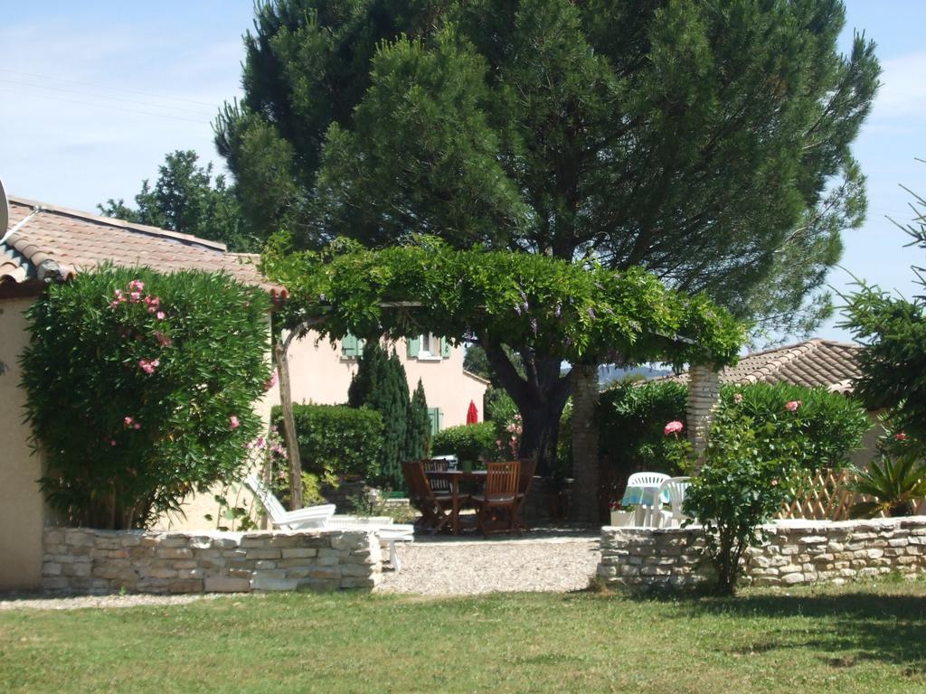 ホテル Espace Loisirs Saint-Martin-dʼArdèche エクステリア 写真