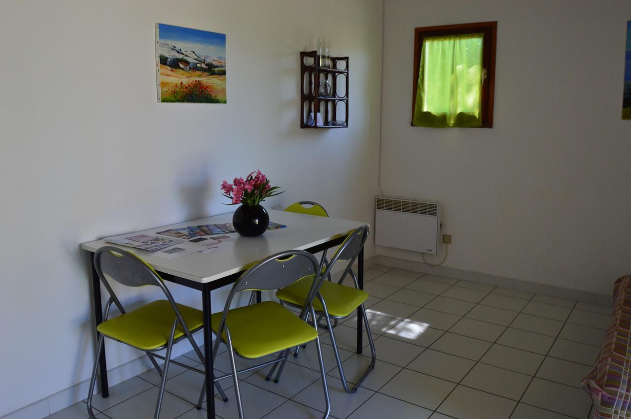 ホテル Espace Loisirs Saint-Martin-dʼArdèche エクステリア 写真